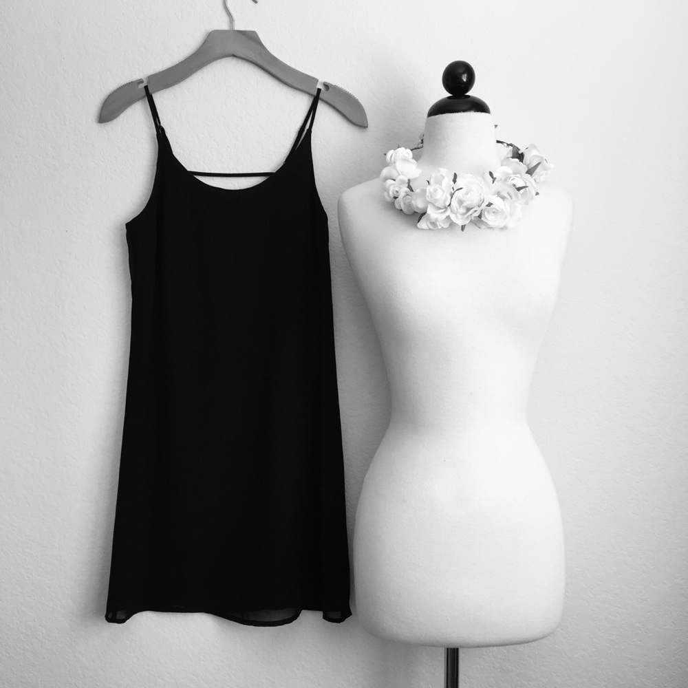 Decree Basic Spaghetti Strap Black Dress